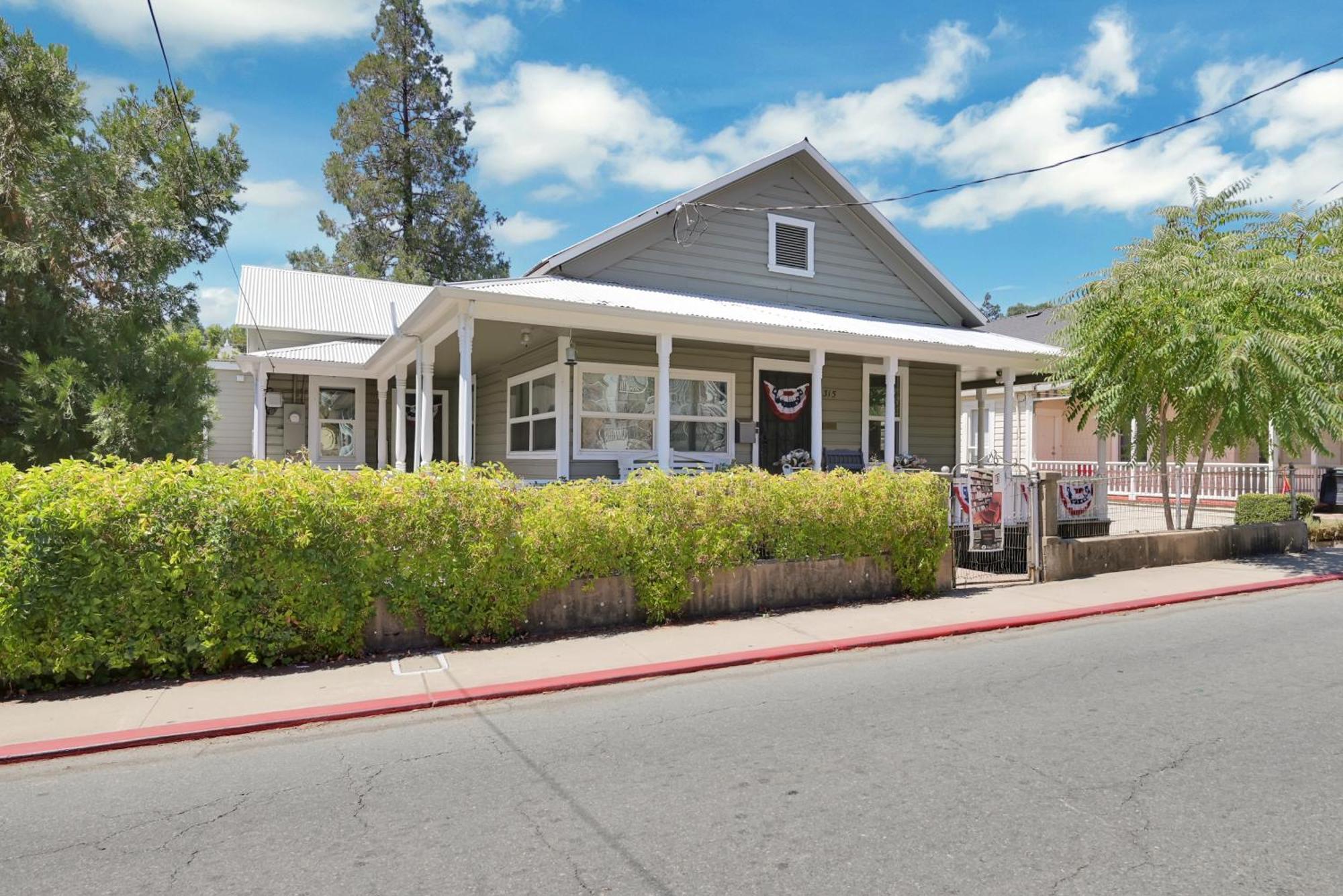 Spacious Downtown Jackson Retreat- Historic Hangout Exteriör bild