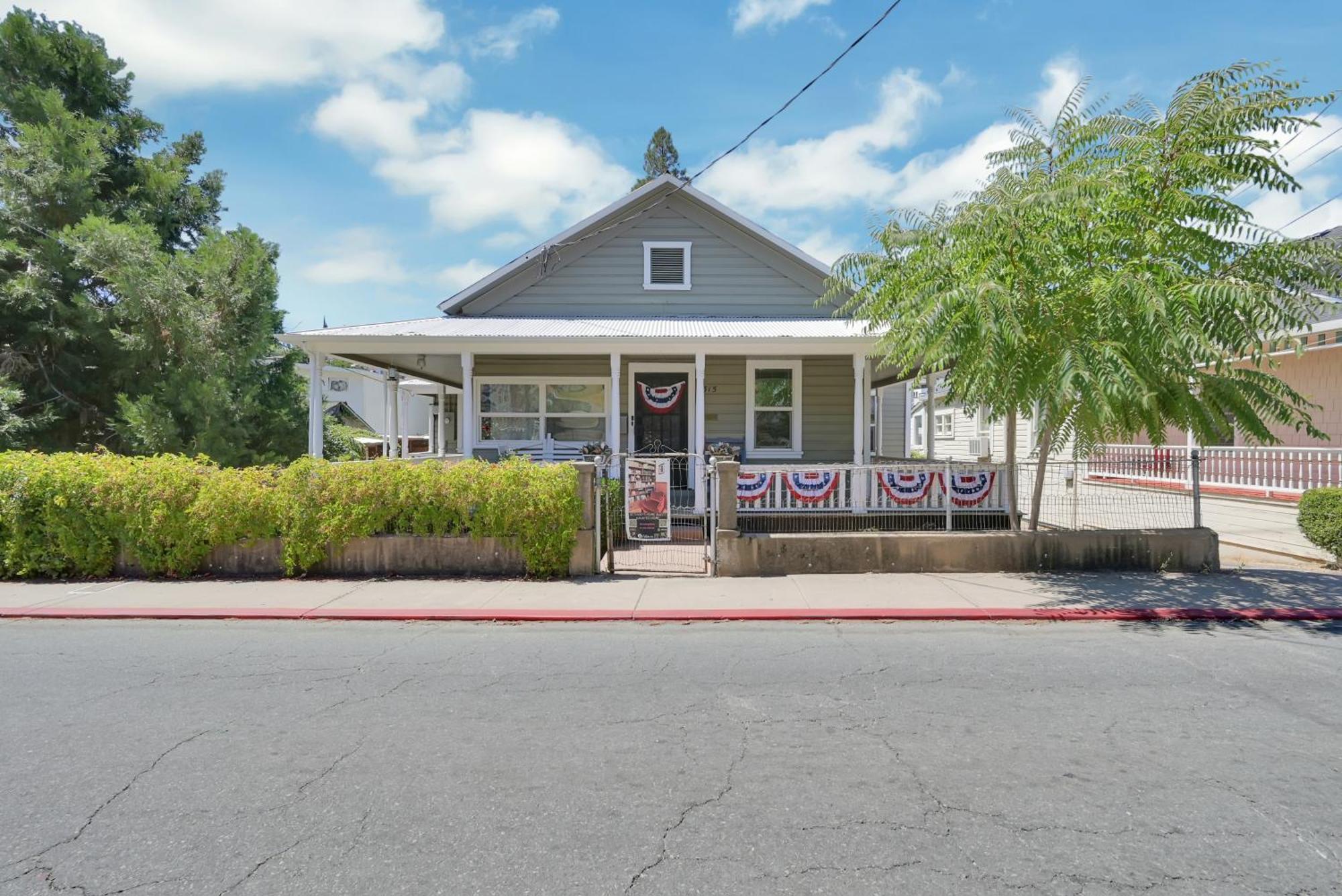 Spacious Downtown Jackson Retreat- Historic Hangout Exteriör bild