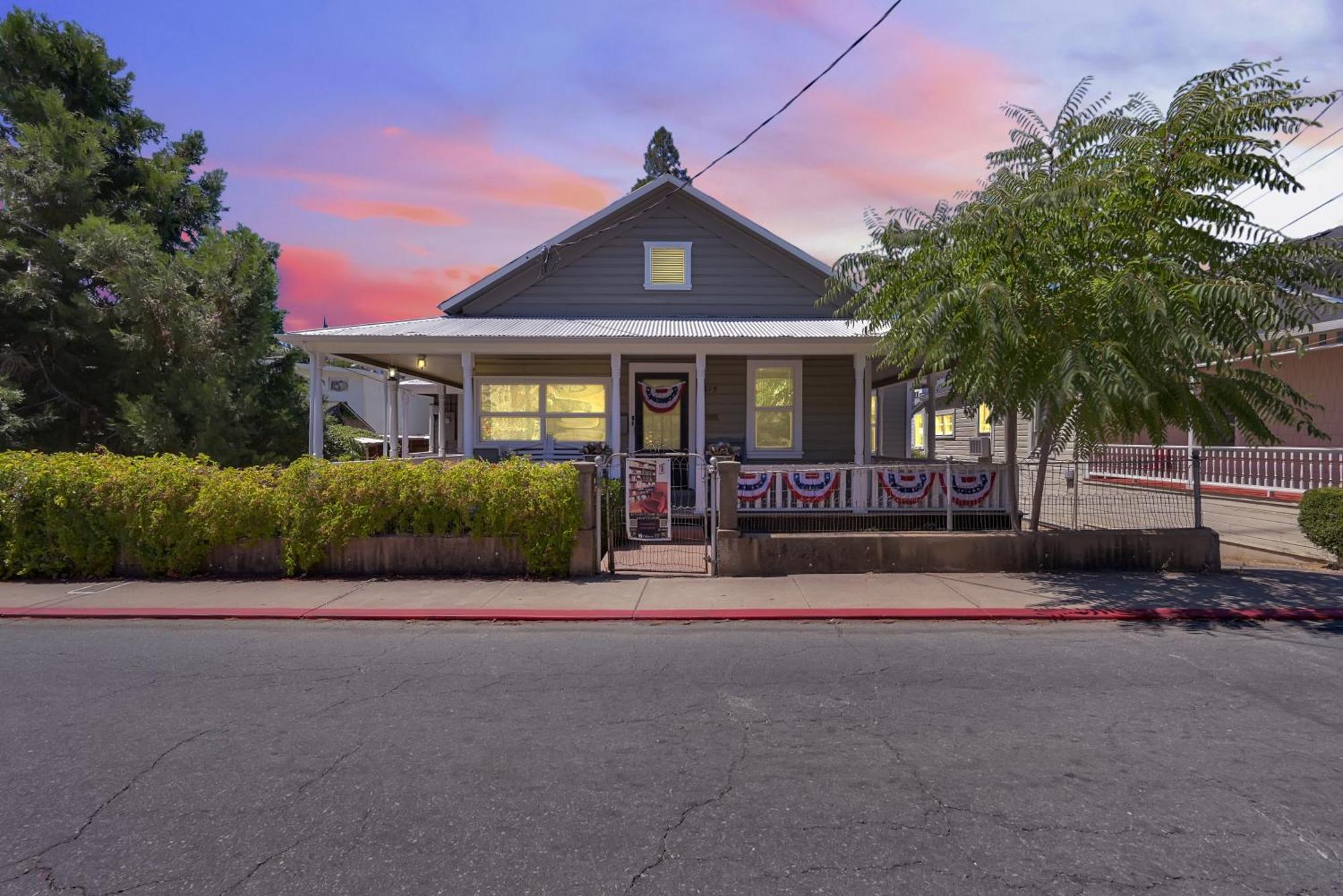 Spacious Downtown Jackson Retreat- Historic Hangout Exteriör bild